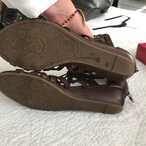 Carlos Santana lace up gladiator sandals , color brown - Picture 4 of 6